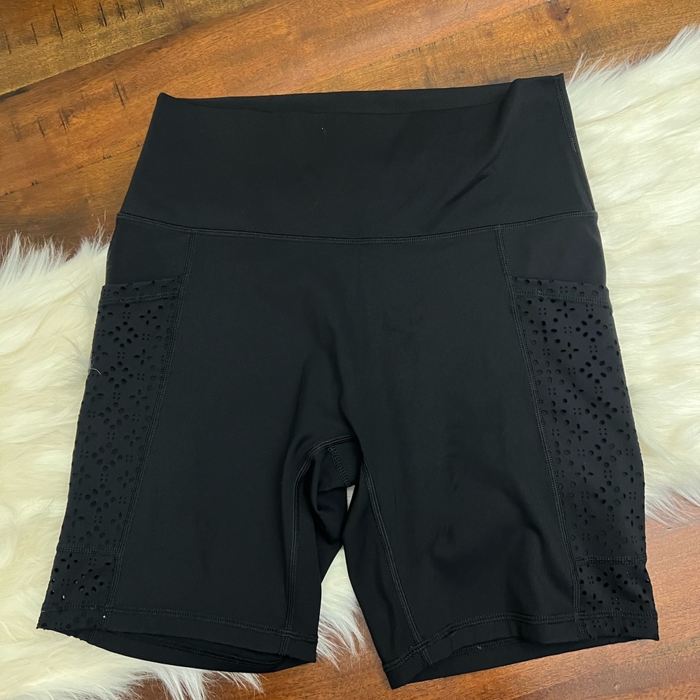 Aerie Chill Play Move Biker Shorts Black Size L High Rise Pockets 7”